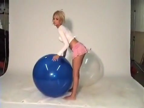 Alexis Paige: 40'' Balloons