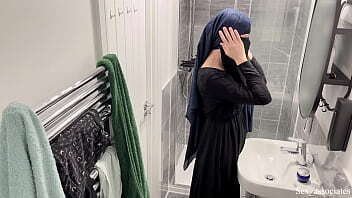 OMG! I didn'_t know arab girls do that. A hidden cam in my rental apartment caught a Muslim arab girl in hijab masturbating in the shower.